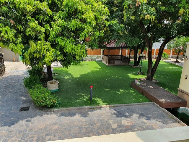 ให้เช่าบ้านเดี่ยวขนาดใหญ่ 200 ตรว. 6 ห้องนอน ใจกลางเมือง ซอยสุวรรณสวัสดิ์ พระราม 4 – สาทร ใกล้ MRT ลุมพินี ตรงข้าม One Bangkok