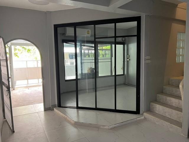 HR 10547 ให้เช่าบ้าน 2 ชั้น 25 ตรว. ใจกลางเมือง ซอยเอกมัย 12 ปรับปรุงใหม่ ใกล้ทองหล่อ
