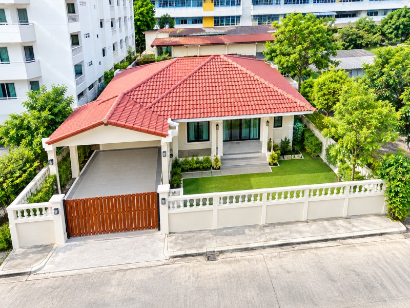 ใกล้สถาบันเทคโนโลยีไทย-ญี่ปุ่น 500 ม.ให้เช่า 4 นอน พระราม 9 ศรีนครินทร์ บ้าน 2 ชั้น 2หลัง ม.เกษมบัณฑิต พัฒนาการ 170ม.  163 ตรว. 290 ตร.ม.
