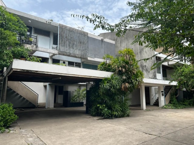 ให้เช่า #โฮมออฟฟิศ Private Garden view Duplex Office ใจกลางอารี #ใกล้BTSอารี
