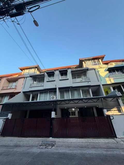 ให้เช่าโฮมออฟฟิศ 4 ชั้น 350 ตร.ม. 4 ห้อง หมู่บ้านสินธานี ลาดพร้าว 80 ใกล้เลียบด่วน ใกล้รัชดาเหม่งจ๋าย