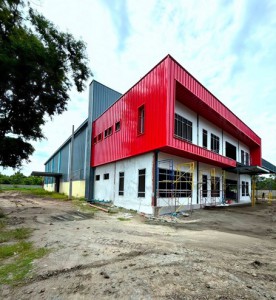 ขายและให้เช่าโรงงานสร้างใหม่ฉะเชิงเทรา ผังม่วงลาย บนเนื้อที่ดิน 4 ไร่ (สามารถขยายพื้นที่เพิ่มได้) พื้นที่ใช้สอยรวม 3100 ตรม.