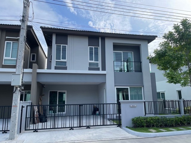 ให้เช่าบ้านแฝดหรู 2 ชั้น โครงการ แกรนด์ พลีโน่ เมกาบางนา (Grande Pleno Mega Bangna) บ้านใหม่สภาพดี ตกแต่งครบพร้อมเข้าอยู่