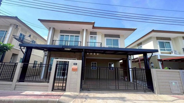 ขายหมู่บ้านภัสสร เพลสทีจ ซอยพัฒนาการ 38  ย่านพัฒนาการ 095-164-2956 QQ