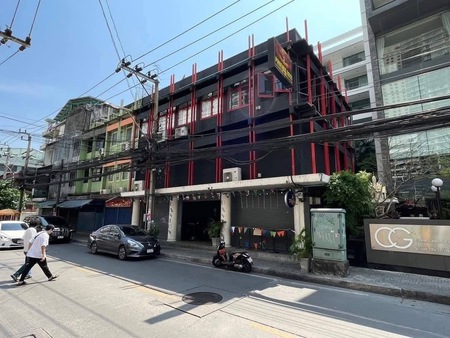 ขาย อาคารพาณิชย์ 3 คูหาติดกัน ทำเลทอง ซอย สุขุมวิท 22 เหมาะทำร้านอาหาร/คาเฟ่ /บาร์/ Office /Hostel  RR