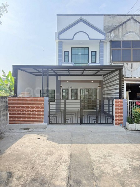 ขายทาวน์เฮาส์ 2 ชั้น พร้อมอยู่ มบ.อัมรินทร์ 3 บ้านสวย เนื้อที่ 24 ตรว 3นอน 2น้ำ ใกล้รถไฟฟ้าสายสีเขียว